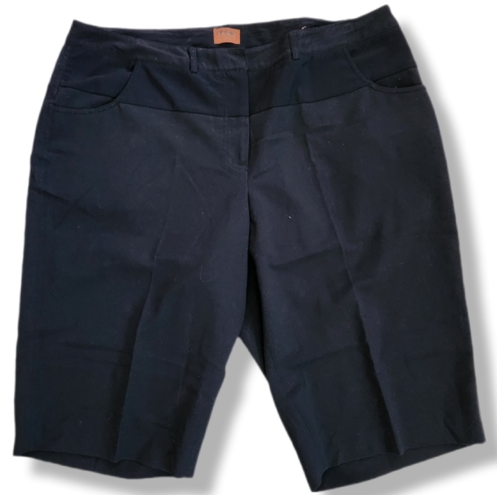 iCon Collection by Lane Bryant Black Bermuda Shorts Tailored Flat Front Size 20